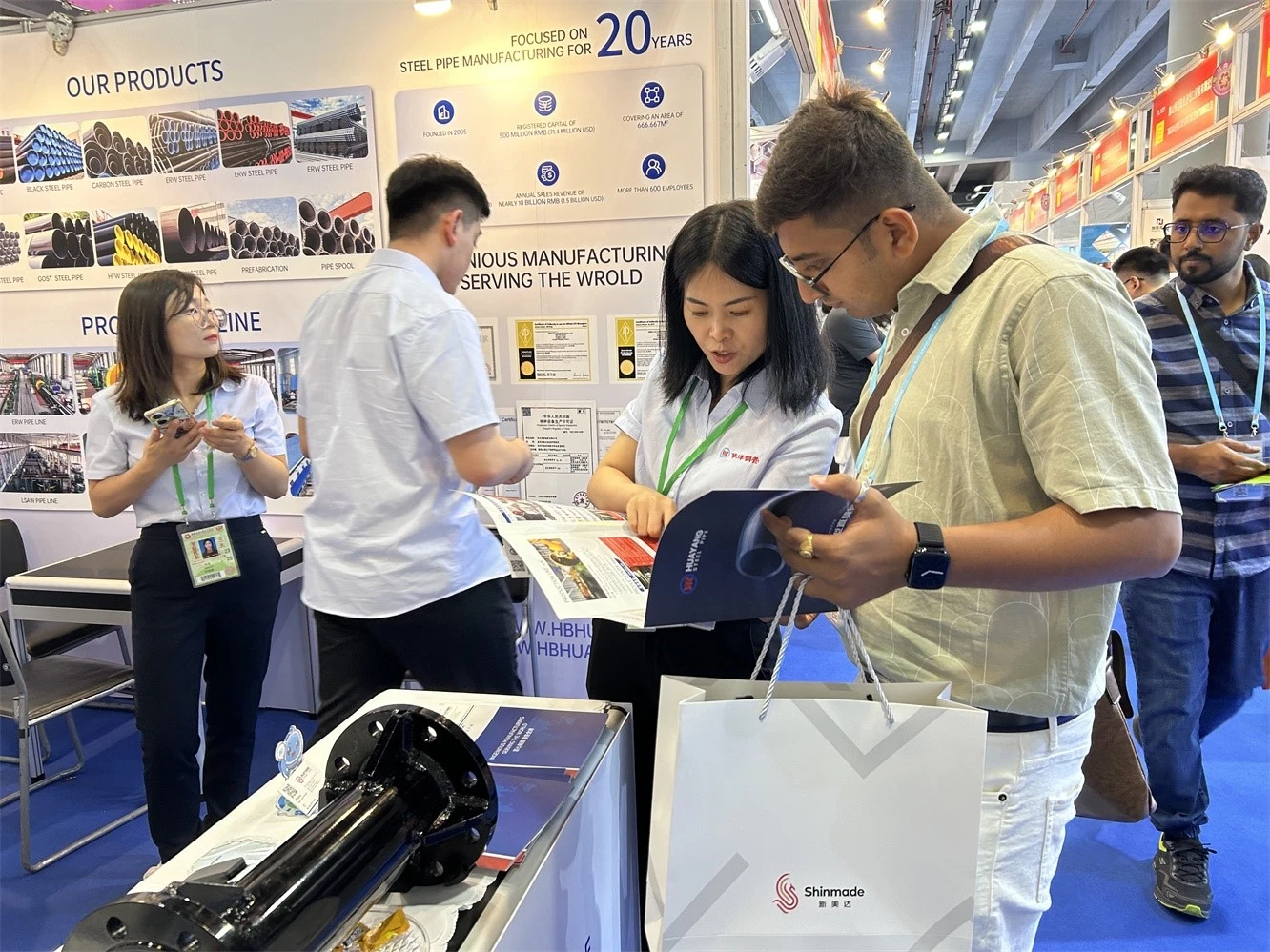 Сталева труба Huayang протягує величезну натовп|Canton Fair Day 2 Buzz!
